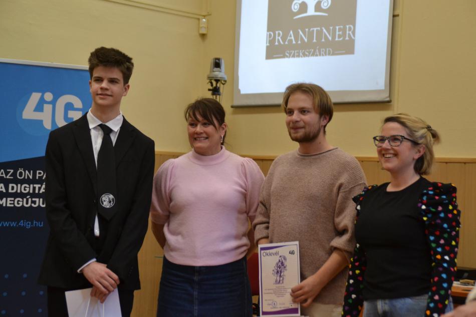 Tehetséggondozás digitálisan – támogatás a Neumann Versenyhez